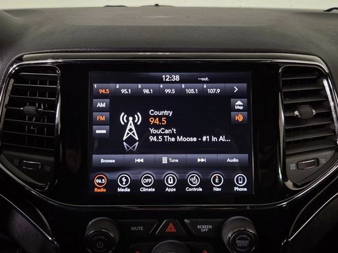 Used 2019 Jeep Grand Cherokee Limited w/ Luxury Group II AWD/4WD image 23