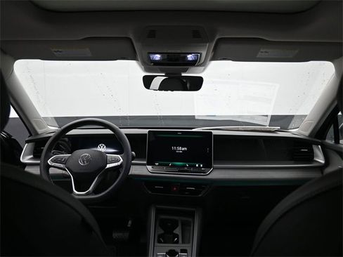 New 2026 Volkswagen Tiguan SE image 10