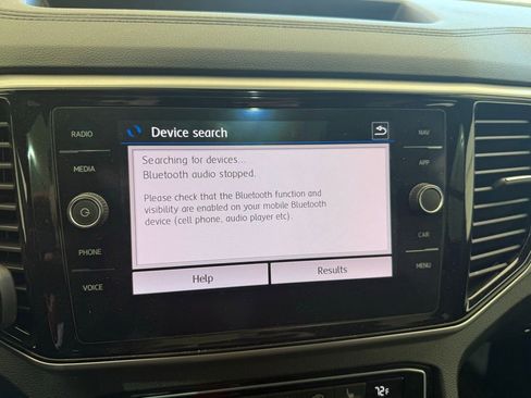 Used 2020 Volkswagen Atlas Cross Sport SEL R-Line image 27