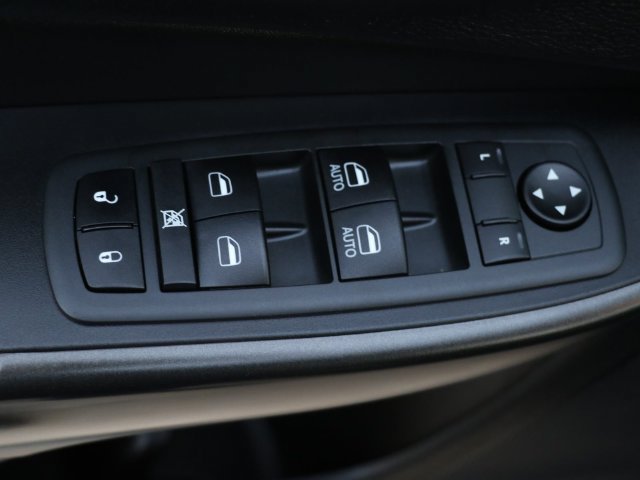 Used 2021 Jeep Cherokee Trailhawk AWD/4WD image 19