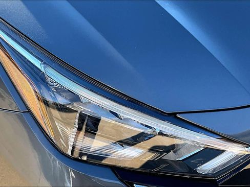 Used 2025 Nissan Versa SV image 27