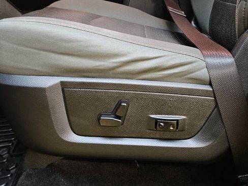 Used 2015 RAM 2500 Big Horn image 24