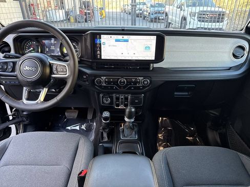 Used 2024 Jeep Wrangler Unlimited Sahara AWD/4WD image 19