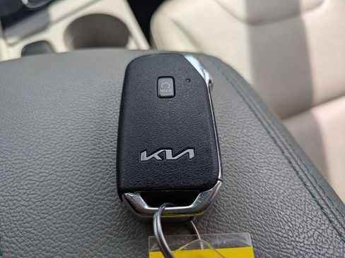 Used 2022 Kia Niro Touring Special Edition image 29