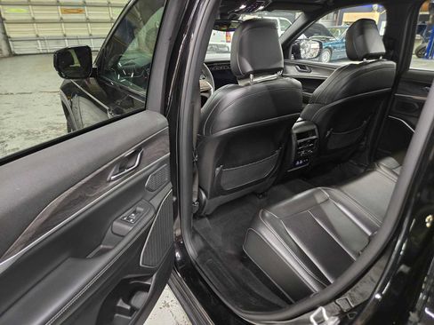 Used 2024 Jeep Grand Cherokee Limited 4xe AWD/4WD image 15