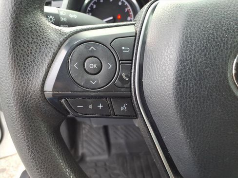 Used 2020 Toyota Camry LE FWD image 31