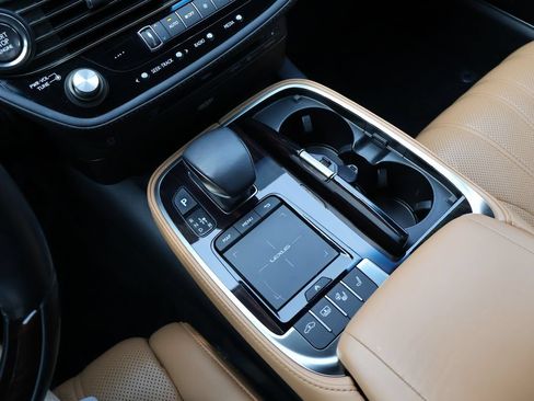 Used 2022 Lexus LS 500 AWD w/ Luxury Package image 25