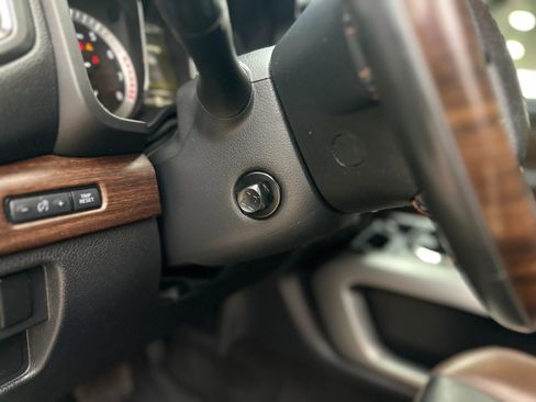 Used 2018 Nissan Titan Platinum Reserve w/ Platinum Utility Package image 25