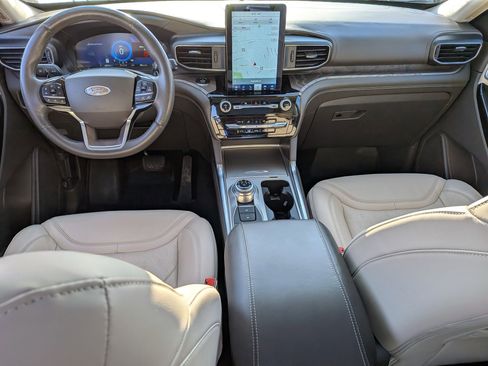 Used 2021 Ford Explorer Platinum w/ Equipment Group 601A image 26