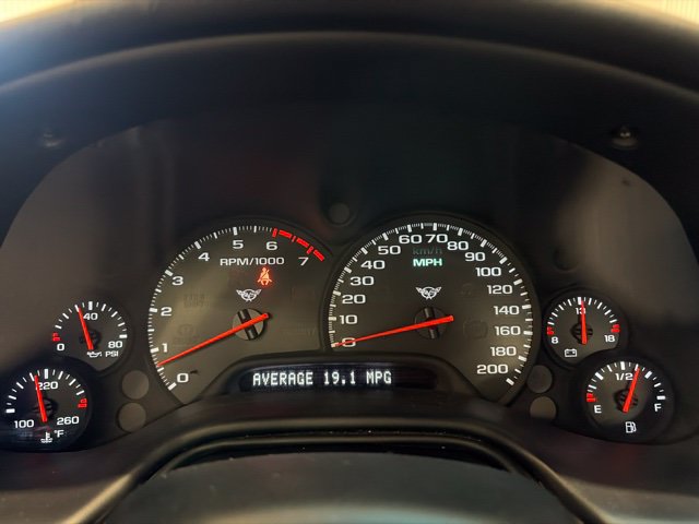 Used 2004 Chevrolet Corvette Coupe RWD image 17
