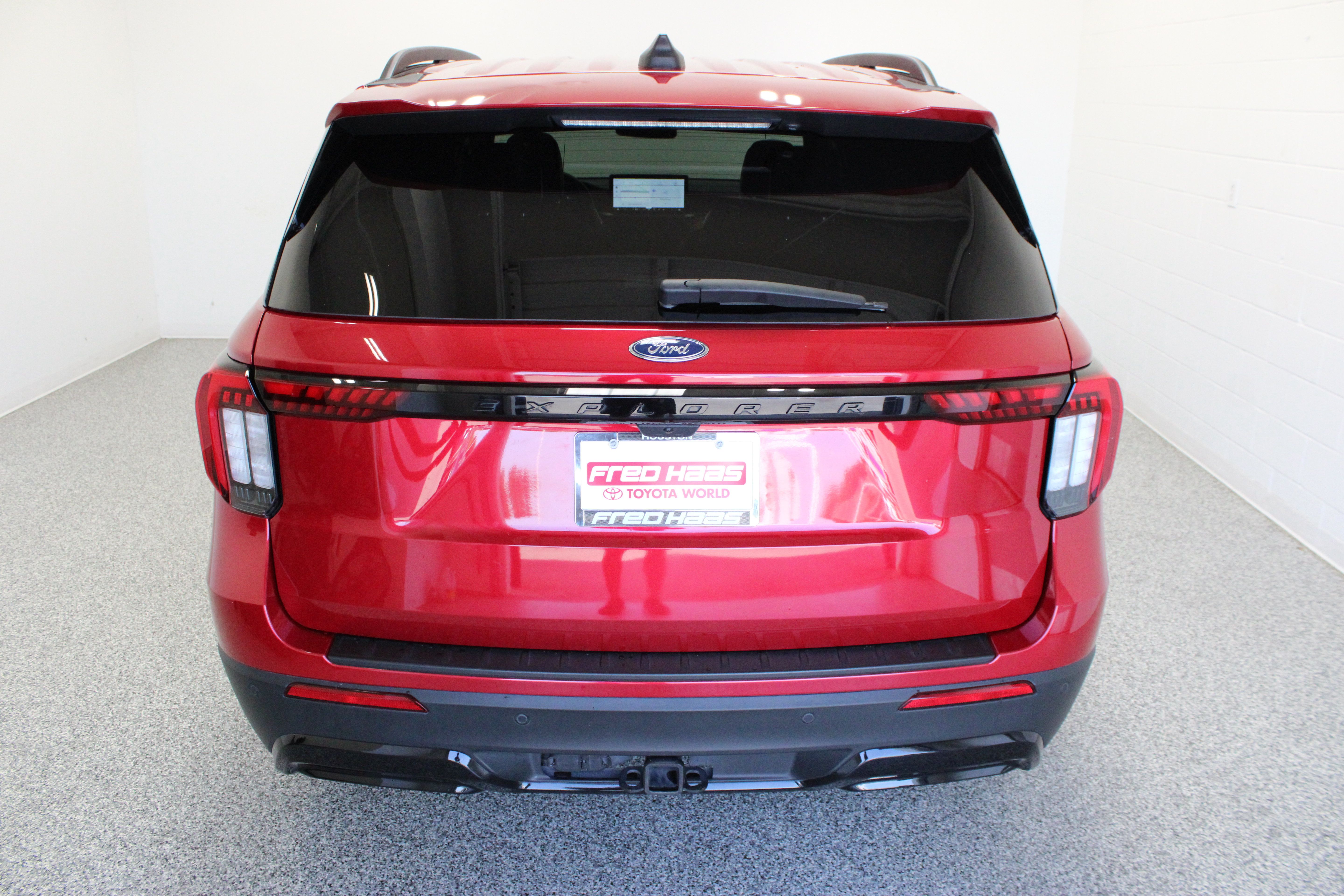 Used 2025 Ford Explorer ST-Line w/ Premium Package RWD image 8