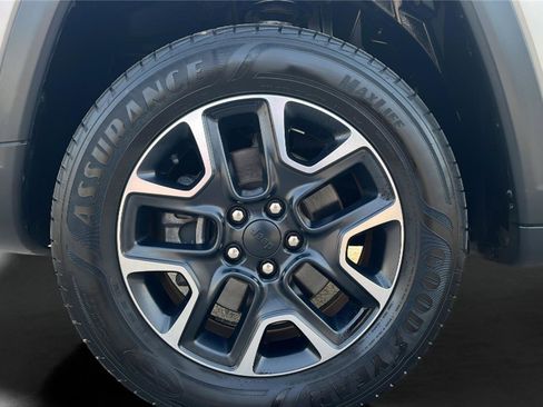 Used 2019 Jeep Compass Trailhawk image 23