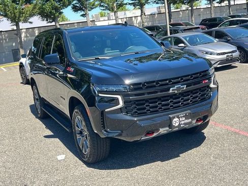 Used 2024 Chevrolet Tahoe Z71 w/ Luxury Package AWD/4WD image 5