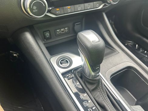 Used 2024 Nissan Sentra SV image 15