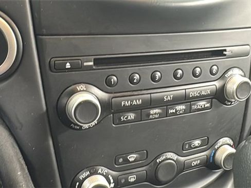 Used 2017 Nissan 370Z Touring image 22