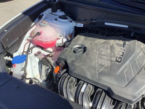 Used 2025 Hyundai Tucson SE image 16