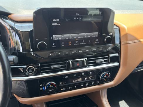 Used 2023 Nissan Pathfinder Platinum FWD image 13