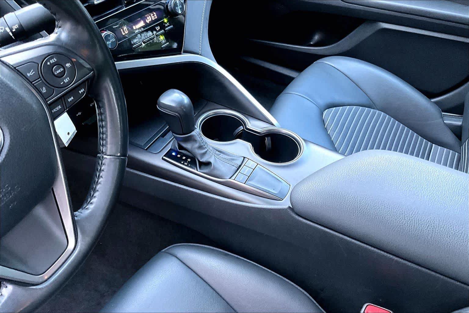 Used 2024 Toyota Camry SE FWD image 17