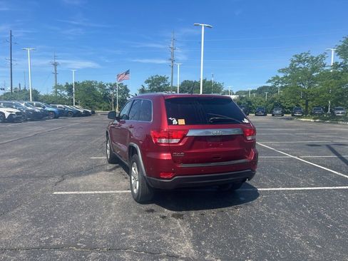 Used 2012 Jeep Grand Cherokee Laredo AWD/4WD image 3