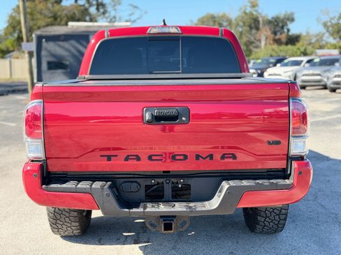 Used 2022 Toyota Tacoma TRD Sport w/ TRD Premium Sport Package image 4