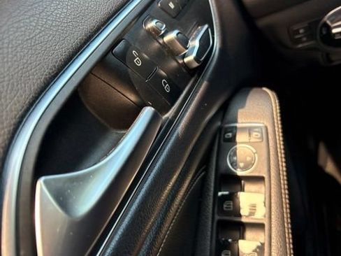 Used 2019 Mercedes-Benz GLA 250 4MATIC image 13