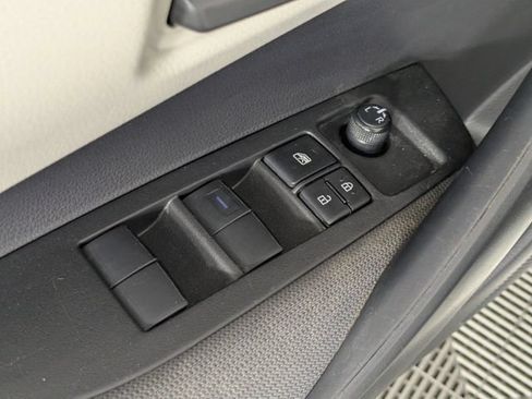 Used 2022 Toyota Corolla LE FWD image 11