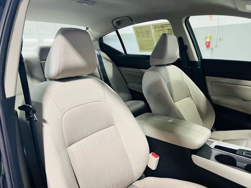 Used 2025 Nissan Altima 2.5 SV image 33