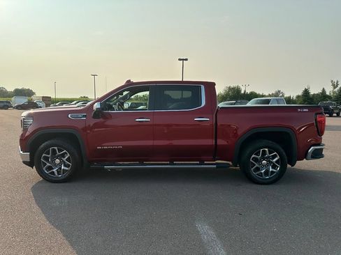 Used 2022 GMC Sierra 1500 SLT w/ SLT Premium Plus Package AWD/4WD image 35