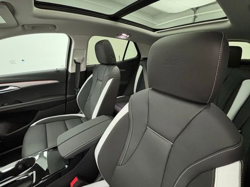 New 2025 Buick Envision Sport Touring image 24