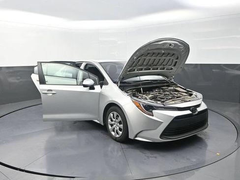 Used 2025 Toyota Corolla LE FWD image 39