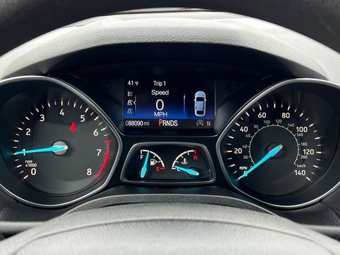 Used 2019 Ford Escape SE image 18