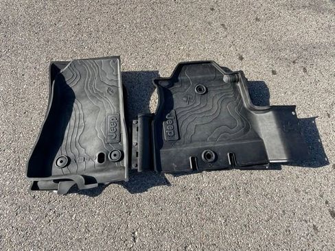 Used 2021 Jeep Wrangler Unlimited Rubicon w/ Uconnect 4C Nav & Sound Group AWD/4WD image 42