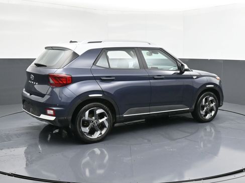 Used 2023 Hyundai Venue Limited w/ Cargo Package image 9