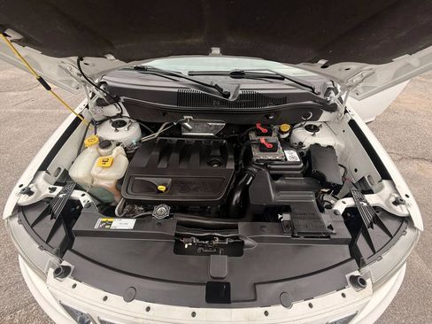 Used 2014 Jeep Compass Latitude AWD/4WD image 18