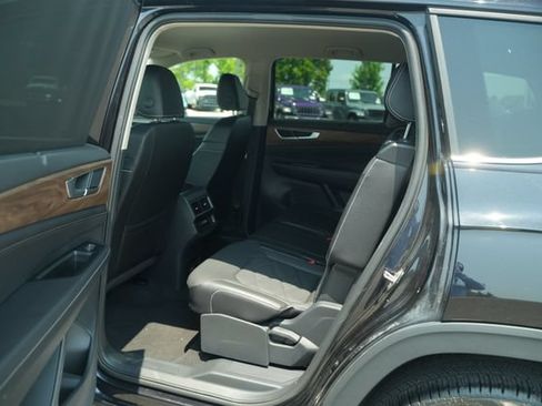 Used 2025 Volkswagen Atlas SE FWD image 15