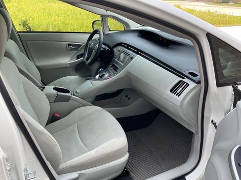 Used 2015 Toyota Prius Three FWD image 40