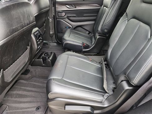 Used 2021 Jeep Grand Cherokee L Overland w/ Luxury Tech Group IV image 30