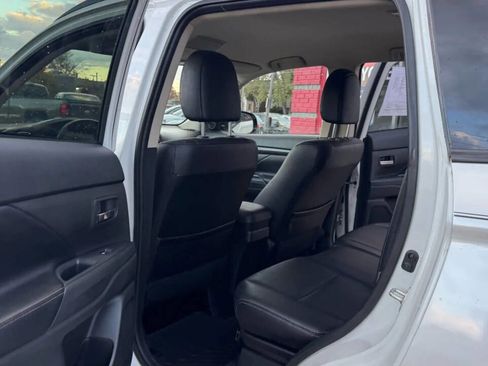 Used 2016 Mitsubishi Outlander SEL image 20