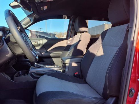 Used 2021 Toyota Tacoma TRD Off-Road image 6