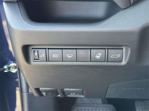 Used 2022 Toyota RAV4 XLE image 20