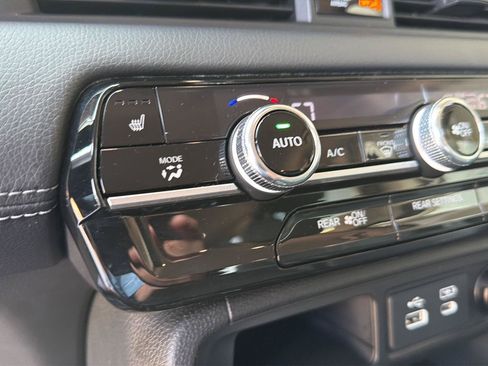 Used 2025 Honda Pilot EX-L image 27