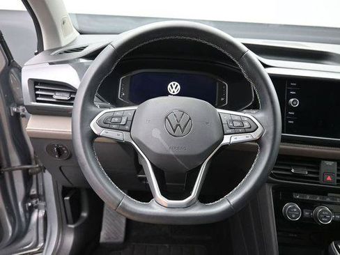 Used 2022 Volkswagen Taos SEL AWD/4WD image 16