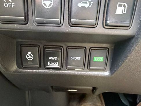 Used 2020 Nissan Rogue SV AWD/4WD image 16