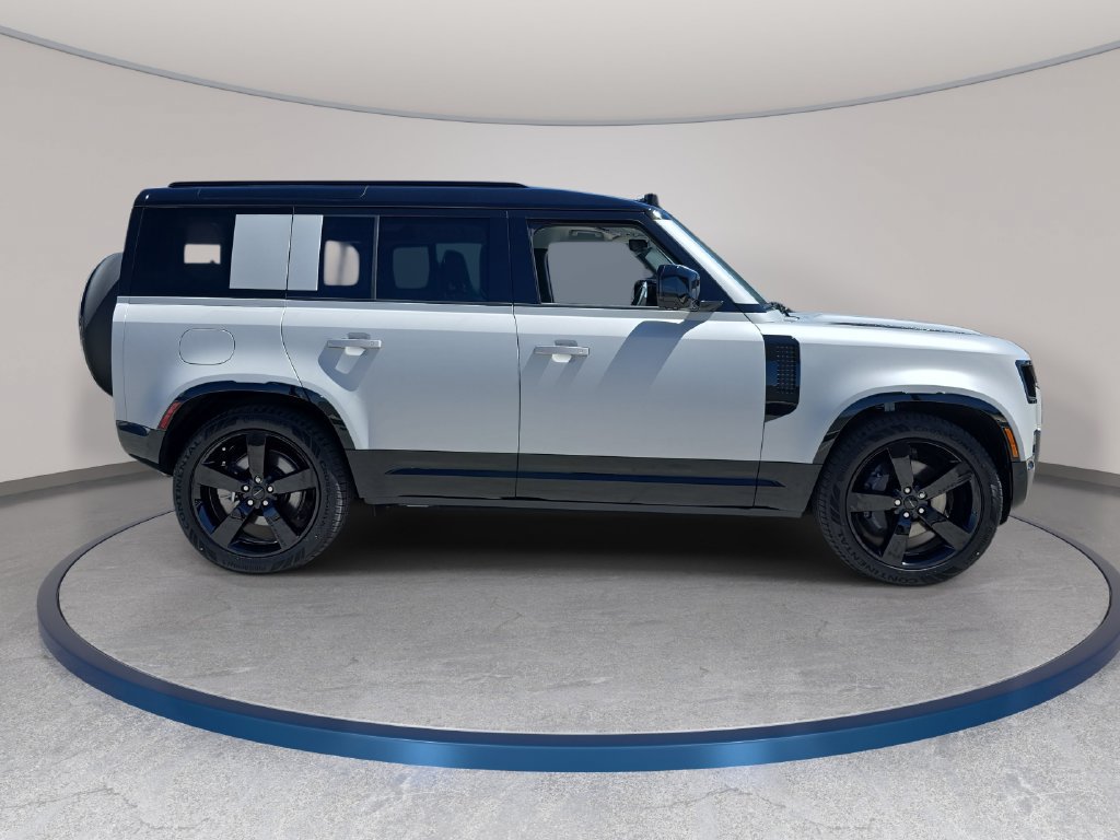 New 2026 Land Rover Defender 110 X-Dynamic SE AWD/4WD image 4