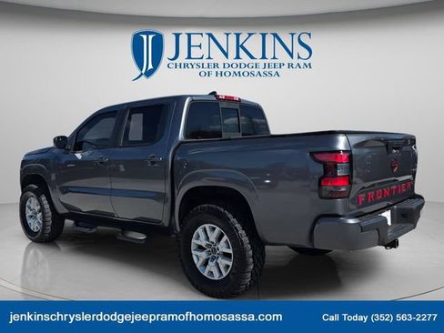 Used 2022 Nissan Frontier SV AWD/4WD image 7