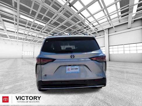 Certified 2024 Toyota Sienna Limited AWD/4WD image 4