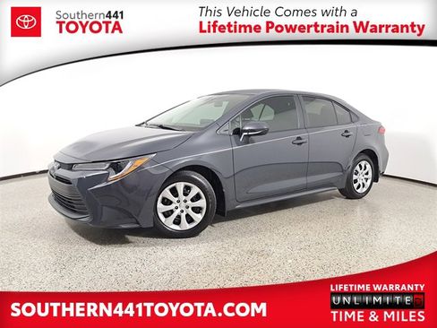 Used 2025 Toyota Corolla LE image 1