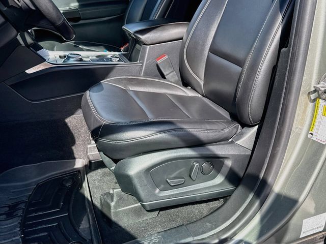 Certified 2020 Ford Explorer XLT w/ Equipment Group 202A AWD/4WD image 26