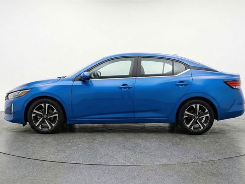 Used 2025 Nissan Sentra SV FWD image 5