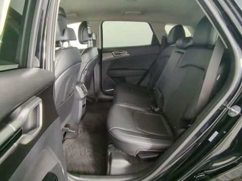 Used 2025 Kia Sportage EX FWD image 21